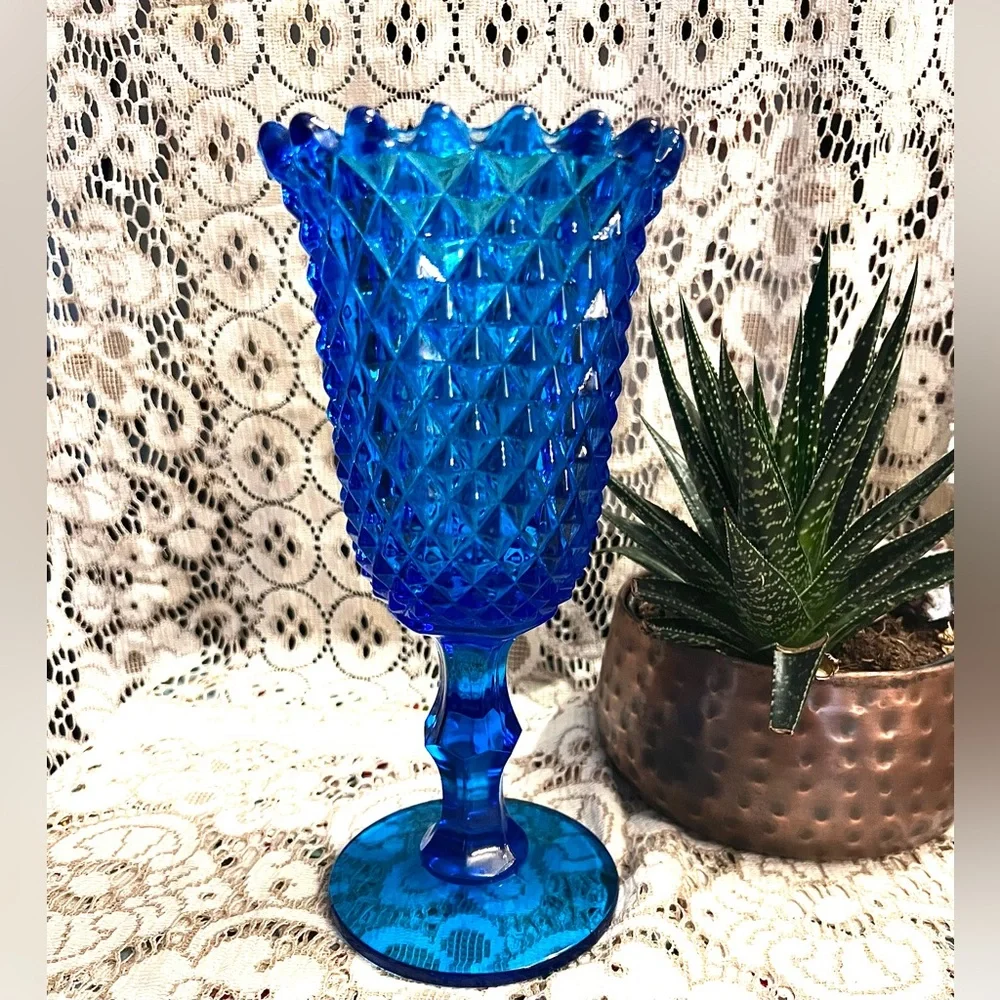 Vintage Westmoreland Bermuda Blue Sawtooth Diamond Point Celery Vase Glows 9.5”